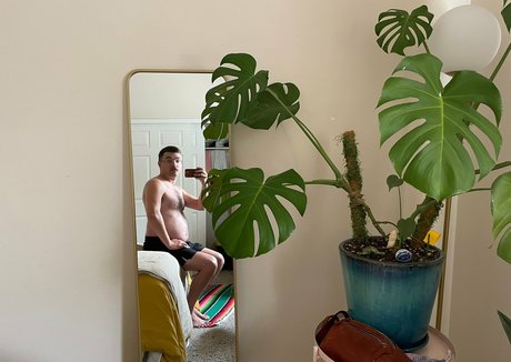 Naakte gelekte OnlyFans-foto van Tomofportland