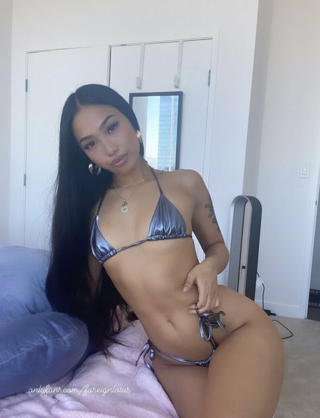 Naakte gelekte OnlyFans-foto van Foreignlotus