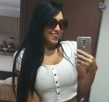 Naakte gelekte OnlyFans-foto van Scarleth Team