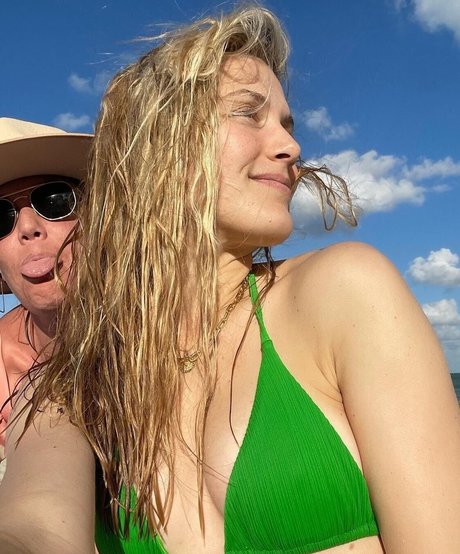 Naakte gelekte OnlyFans-foto van Eugenie Bouchard