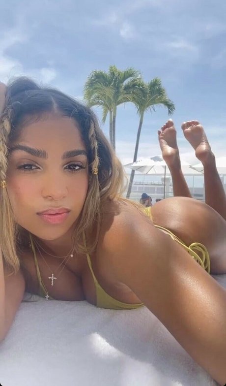 Naakte gelekte OnlyFans-foto van Ayannamarcelin