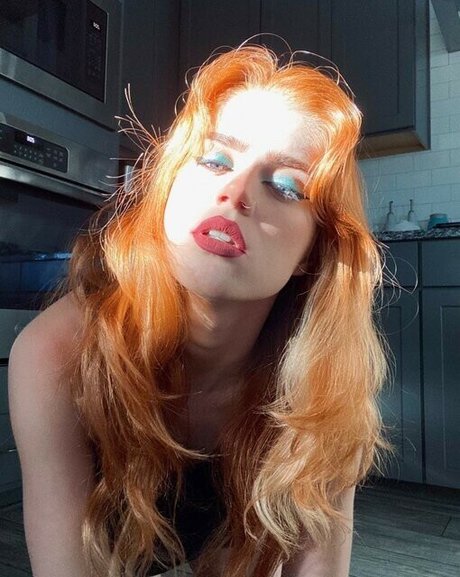 Naakte gelekte OnlyFans-foto van Cera Gibson