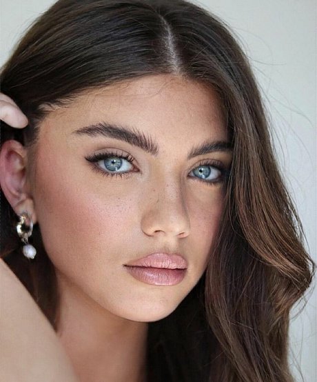 Naakte gelekte OnlyFans-foto van Ela Beeri