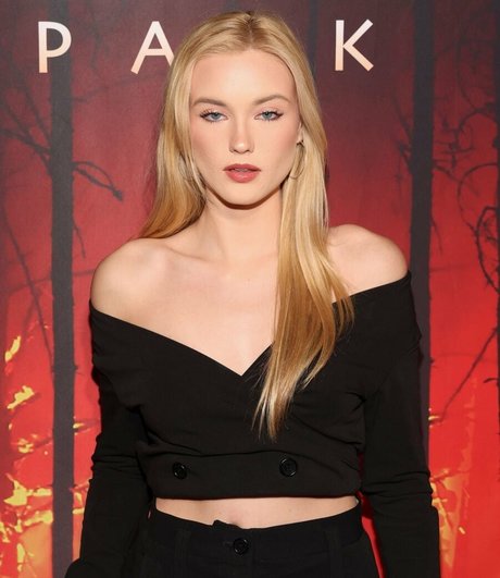 Naakte gelekte OnlyFans-foto van Chloe Rose Robertson