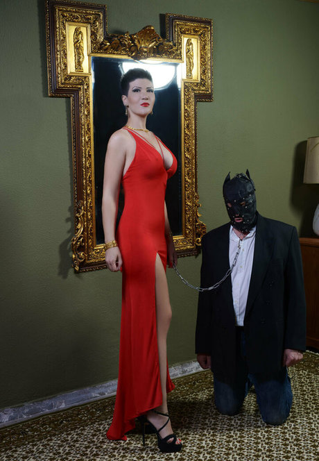 Naakte gelekte OnlyFans-foto van Mistressalexandra