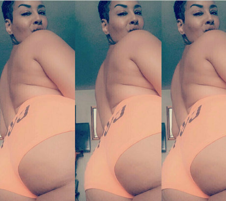 Naakte gelekte OnlyFans-foto van Freeformyogi1