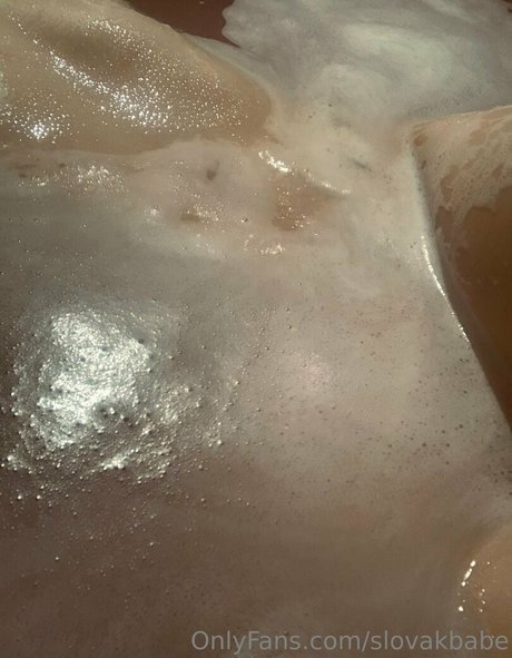 Naakte gelekte OnlyFans-foto van Slovakbabe