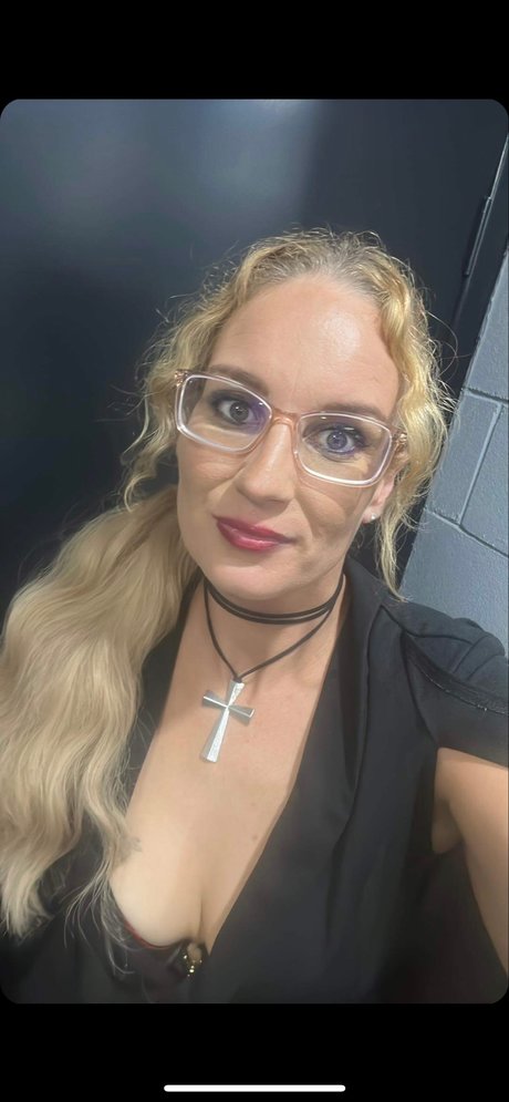 Naakte gelekte OnlyFans-foto van Mistressfelicity