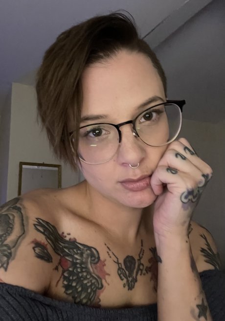 Naakte gelekte OnlyFans-foto van Marley Bunny