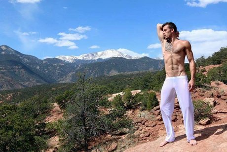 Naakte gelekte OnlyFans-foto van Jimmie Slater