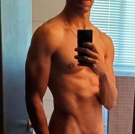 Naakte gelekte OnlyFans-foto van Slide In You