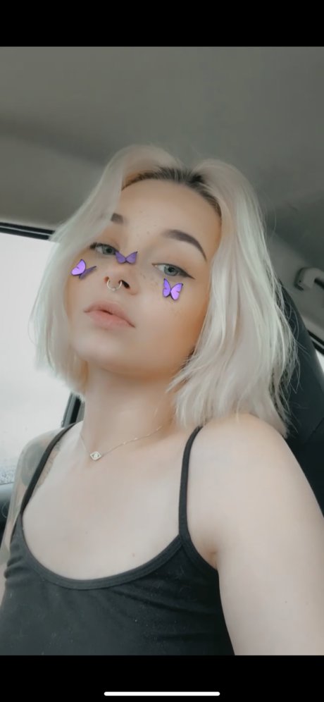 Naakte gelekte OnlyFans-foto van Kitkat