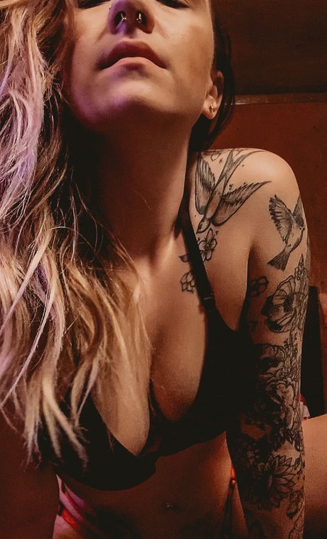 Naakte gelekte OnlyFans-foto van Sacrificemedaddddy 