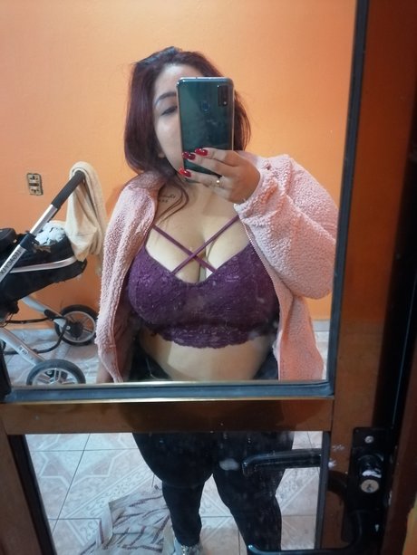 Naakte gelekte OnlyFans-foto van Itzel Palacios