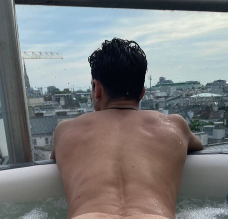 Naakte gelekte OnlyFans-foto van Diego