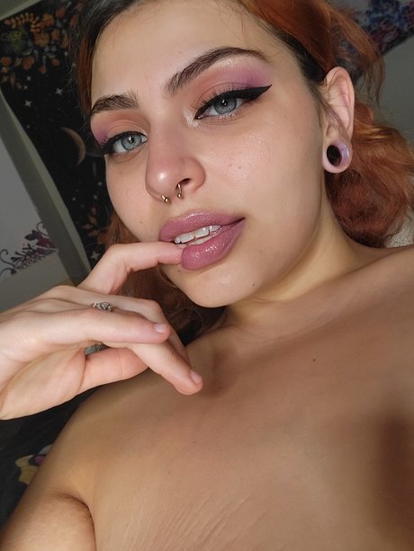 Naakte gelekte OnlyFans-foto van Saydie 
