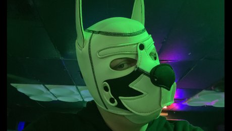 Naakte gelekte OnlyFans-foto van Pup Dax