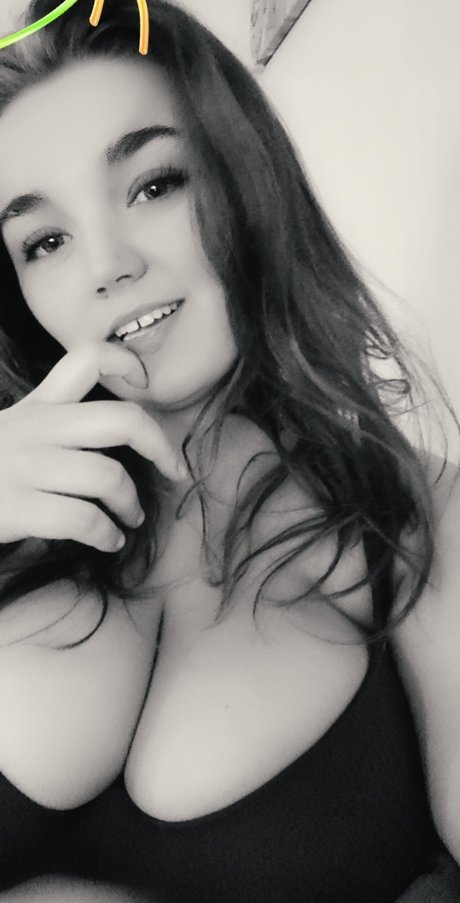 Naakte gelekte OnlyFans-foto van Laurye Guilby