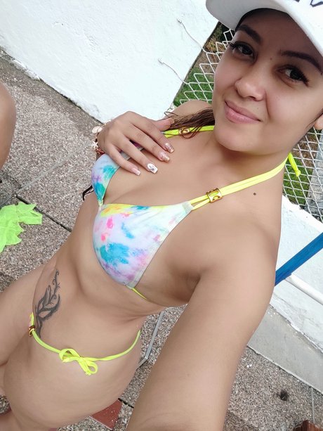 Naakte gelekte OnlyFans-foto van Jennymedina