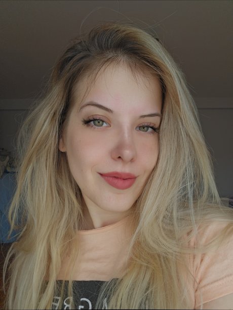 Naakte gelekte OnlyFans-foto van Juicy Squeeze Vip