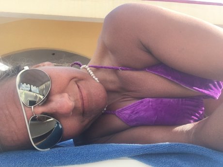 Naakte gelekte OnlyFans-foto van Missy