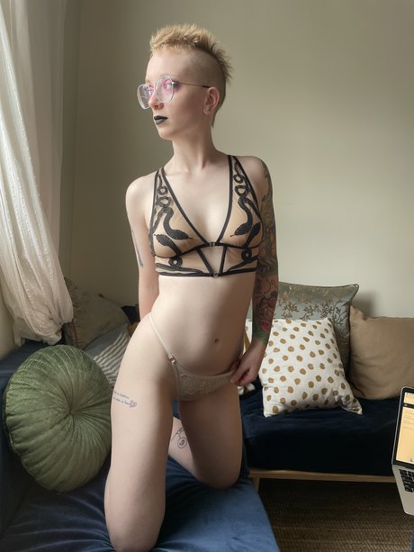 Naakte gelekte OnlyFans-foto van Lain