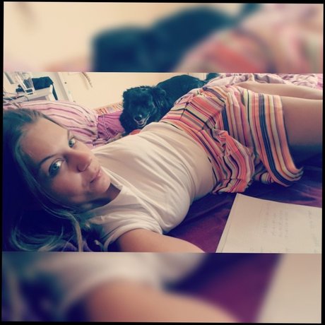 Naakte gelekte OnlyFans-foto van Honey Pot