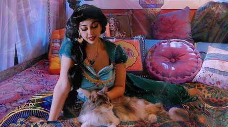 Naakte gelekte OnlyFans-foto van Cat Queen