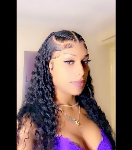 Naakte gelekte OnlyFans-foto van Throat Goat