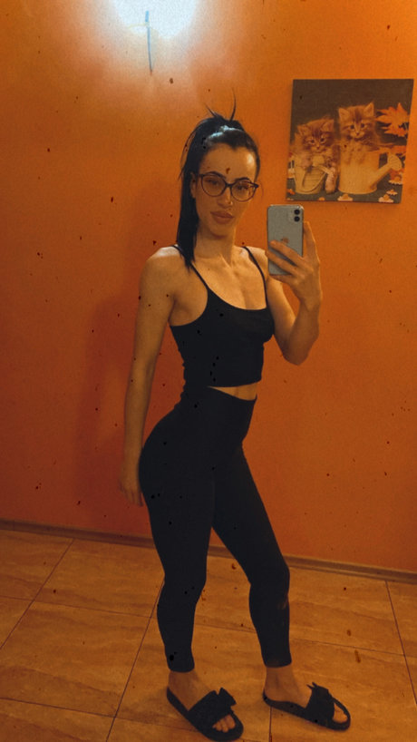Naakte gelekte OnlyFans-foto van Brunetasexy