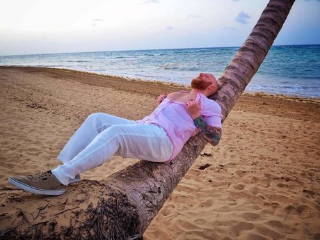 Naakte gelekte OnlyFans-foto van Tiny Tim