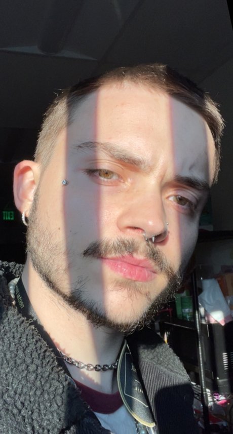 Naakte gelekte OnlyFans-foto van Nik