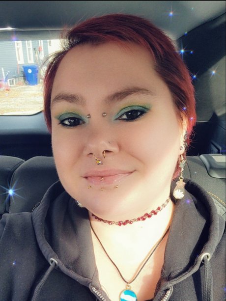 Naakte gelekte OnlyFans-foto van Liz