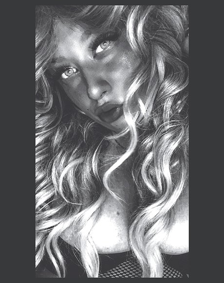 Naakte gelekte OnlyFans-foto van Kitty