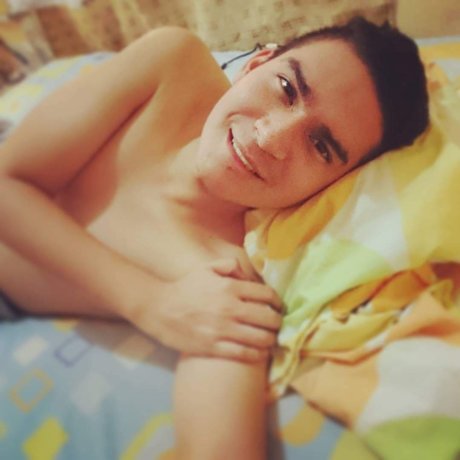 Naakte gelekte OnlyFans-foto van Roberto Mejia