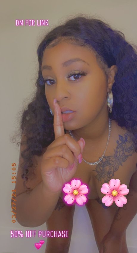 Naakte gelekte OnlyFans-foto van Badgirl95
