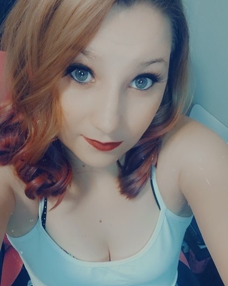 Naakte gelekte OnlyFans-foto van Tinyladyxoxo
