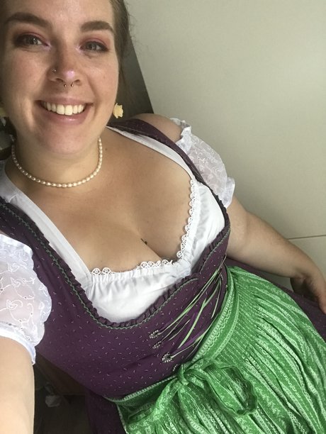 Naakte gelekte OnlyFans-foto van Cheeky Peach