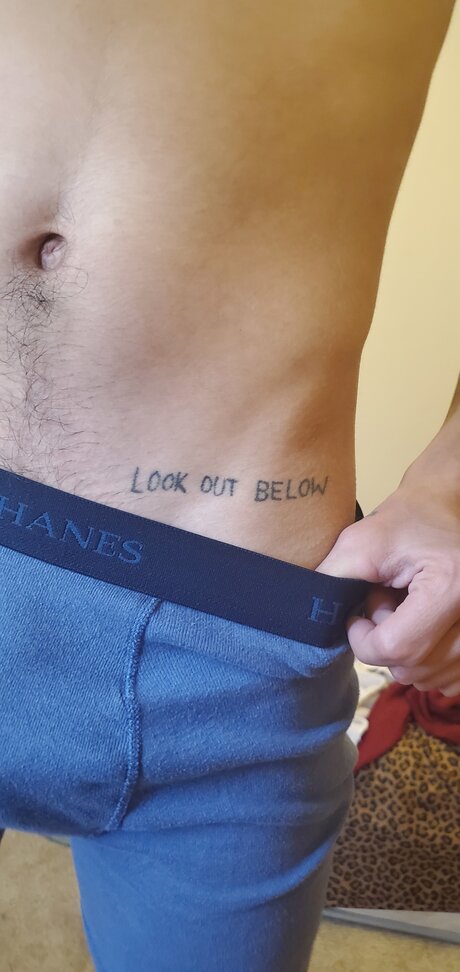 Naakte gelekte OnlyFans-foto van Varjak Carsillian
