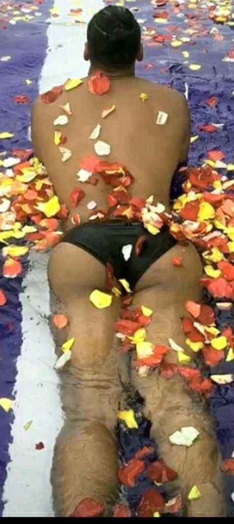 Naakte gelekte OnlyFans-foto van Stopandstare
