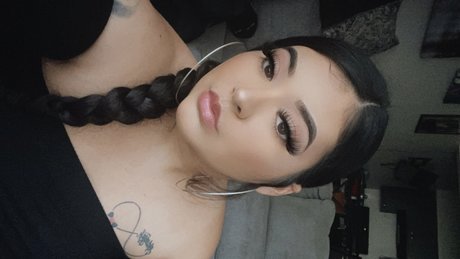 Naakte gelekte OnlyFans-foto van Mayaamarissaa