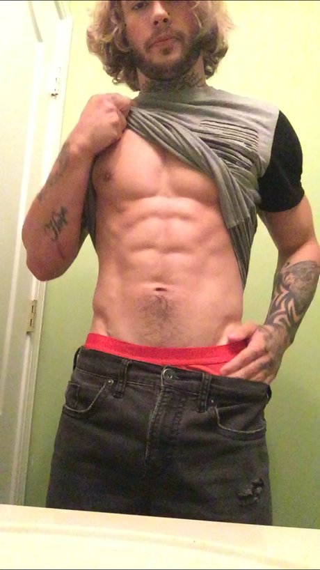 Naakte gelekte OnlyFans-foto van Evan Cage