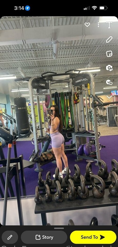 Naakte gelekte OnlyFans-foto van Itsclaraleighh