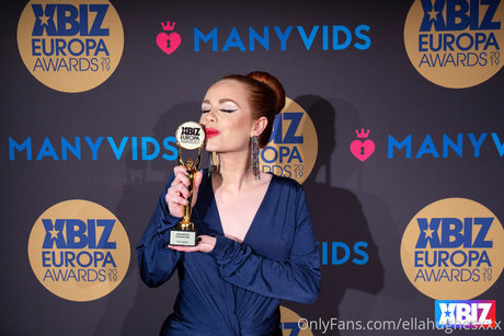 Naakte gelekte OnlyFans-foto van Ella Hughes
