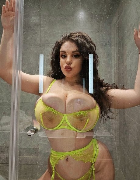 Naakte gelekte OnlyFans-foto van Anna Sivona