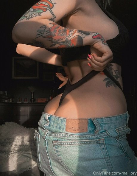 Naakte gelekte OnlyFans-foto van Mallory