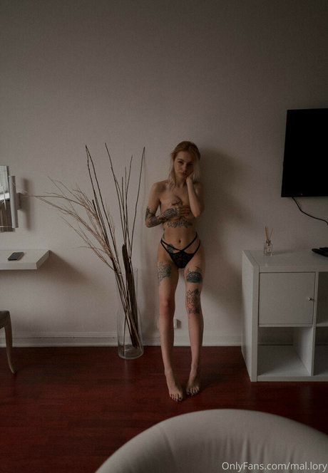 Naakte gelekte OnlyFans-foto van Mallory