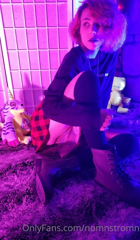 Naakte gelekte OnlyFans-foto van Nomnstromn