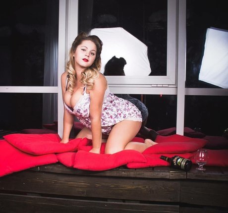 Naakte gelekte OnlyFans-foto van Holly Garner