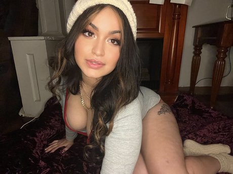 Naakte gelekte OnlyFans-foto van Gabby Ortiz
